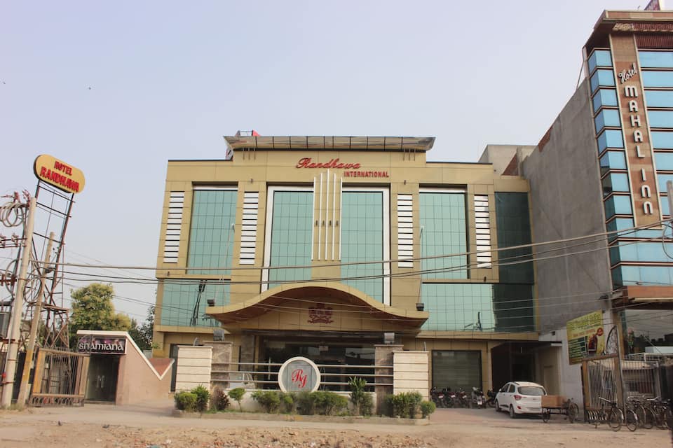 Hotel Randhawa International